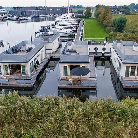 2 Bedroom Cozy Ship In 4*