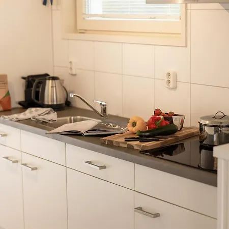 2 Bedroom Cozy Ship In Aalsmeer