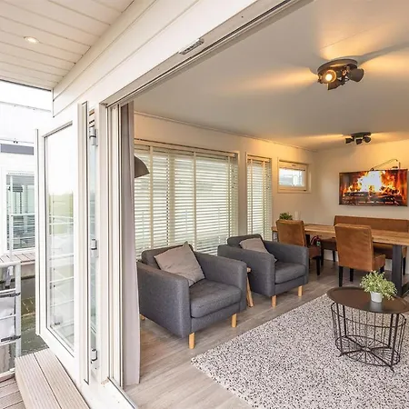 2 Bedroom Cozy Ship In Aalsmeer