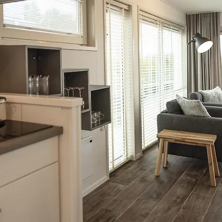 2 Bedroom Cozy Ship In