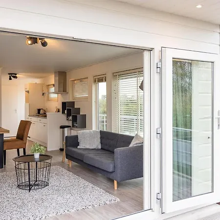 2 Bedroom Cozy Ship In بوتيل